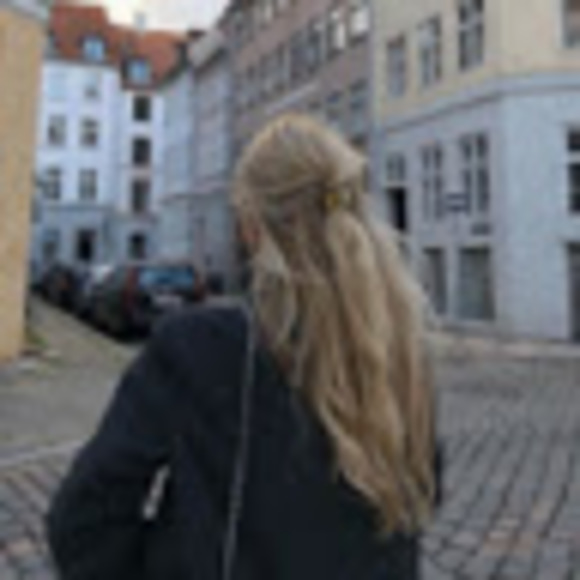 Meet your Posher, Alicia - Picture 1 of 1